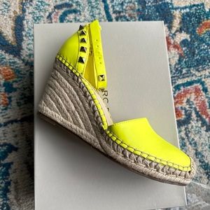 Brand New Marc Fisher Espradille in Neon yellow